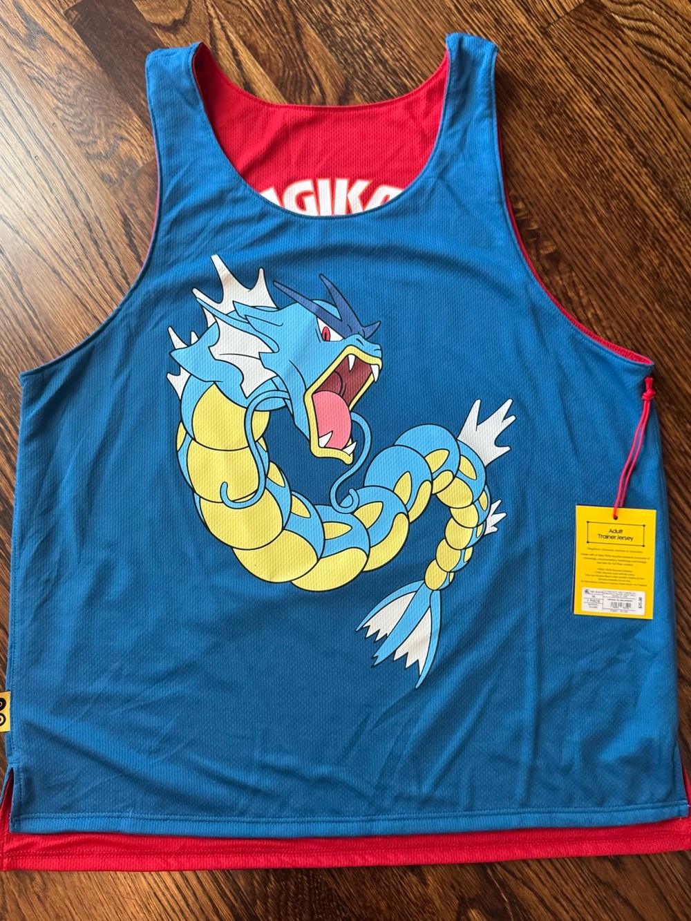 POKEMON X TARGET Exclusive
Reversible-Red/Blue GYARADOS
MAGIKARP Jersey MEDIUM